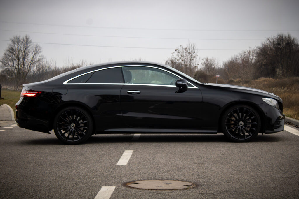 Mercedes E trieda Coupé