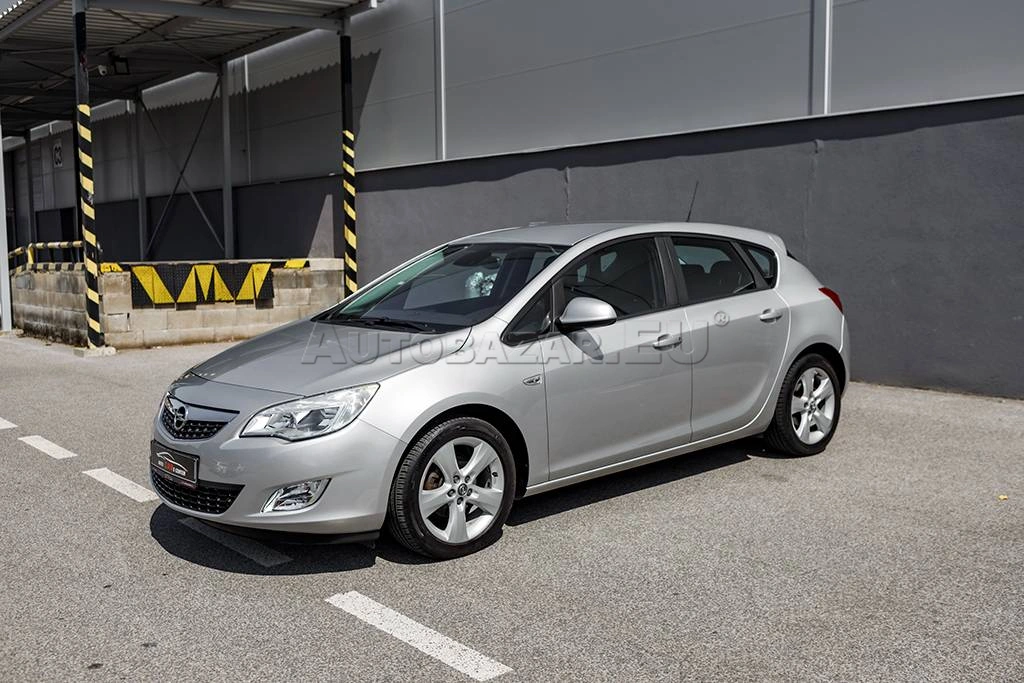 Opel Astra 1.6 ECOTEC Enjoy