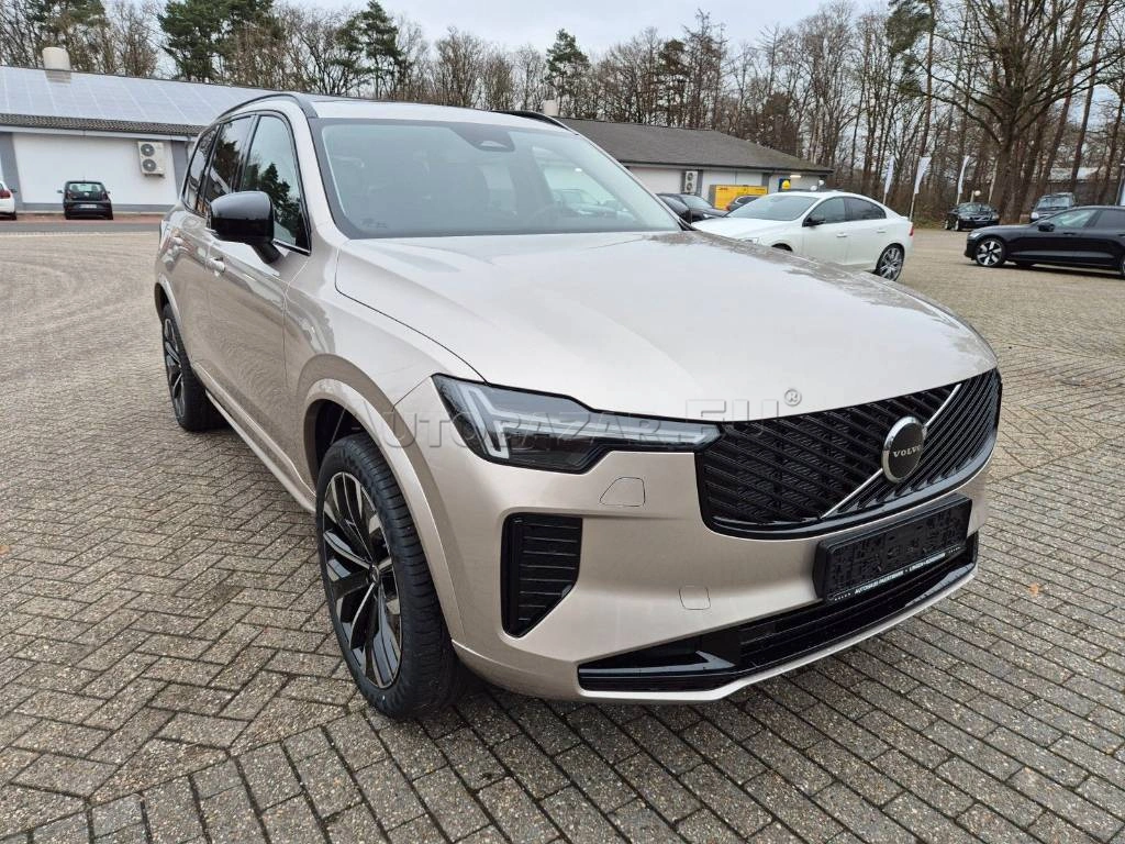 Volvo XC90 T8 Plus Dark Recharge Plug-In Hybrid