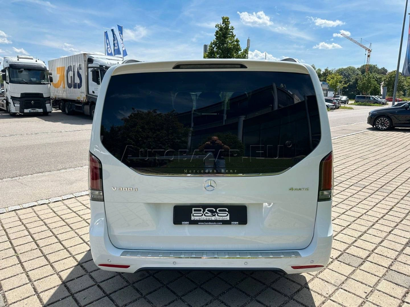 Mercedes-Benz V trieda 300 d 4M AMG lang