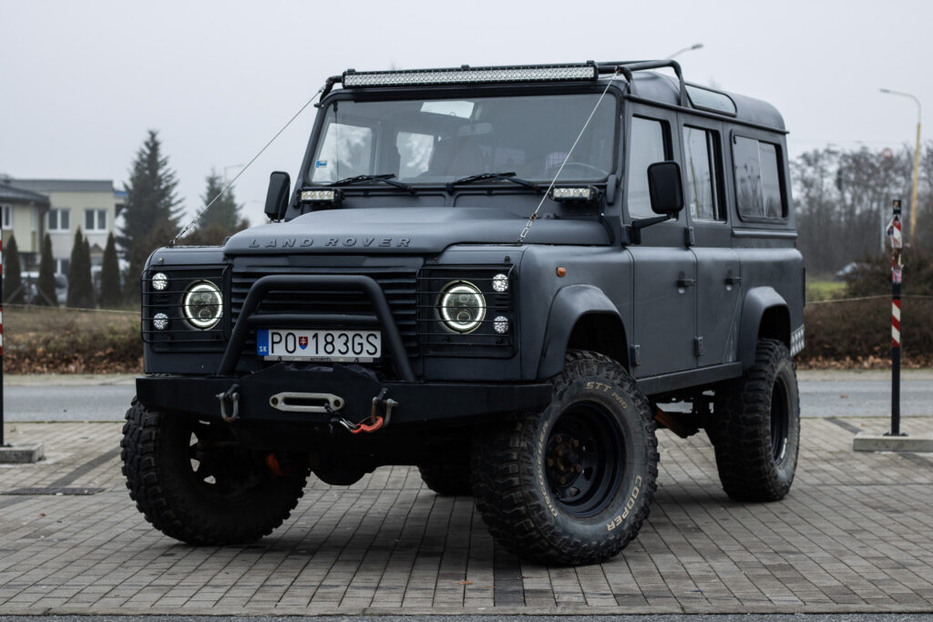 Land Rover Defender