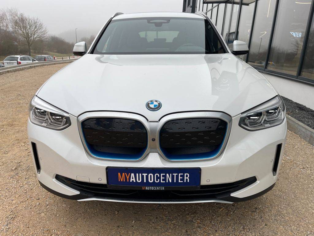 BMW iX3 A/T