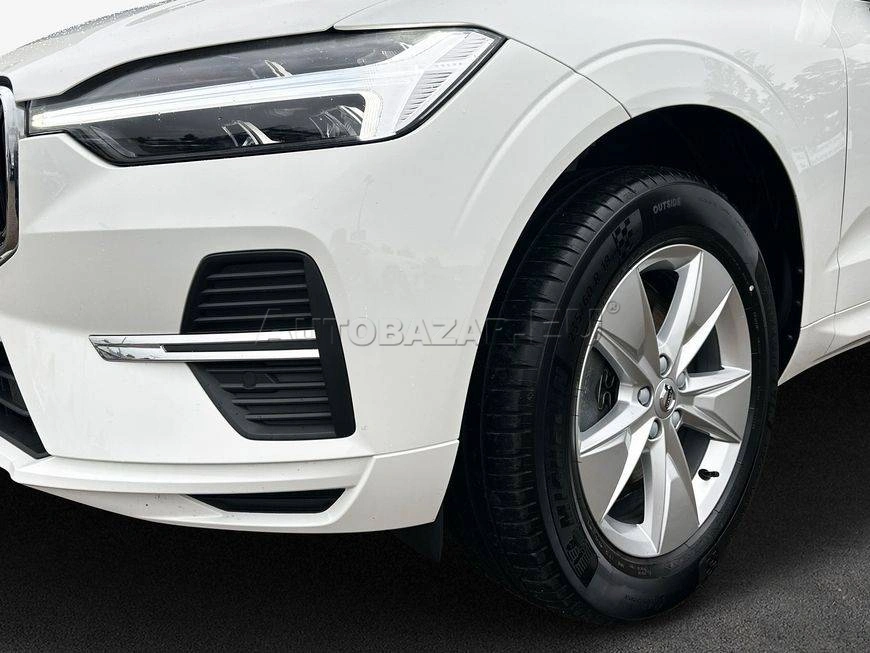 Volvo XC60 B4 Momentum Pro A/T