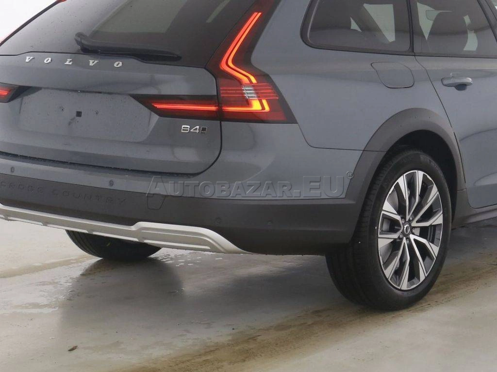 Volvo V90 CC B4 mHev Plus AWD A/T