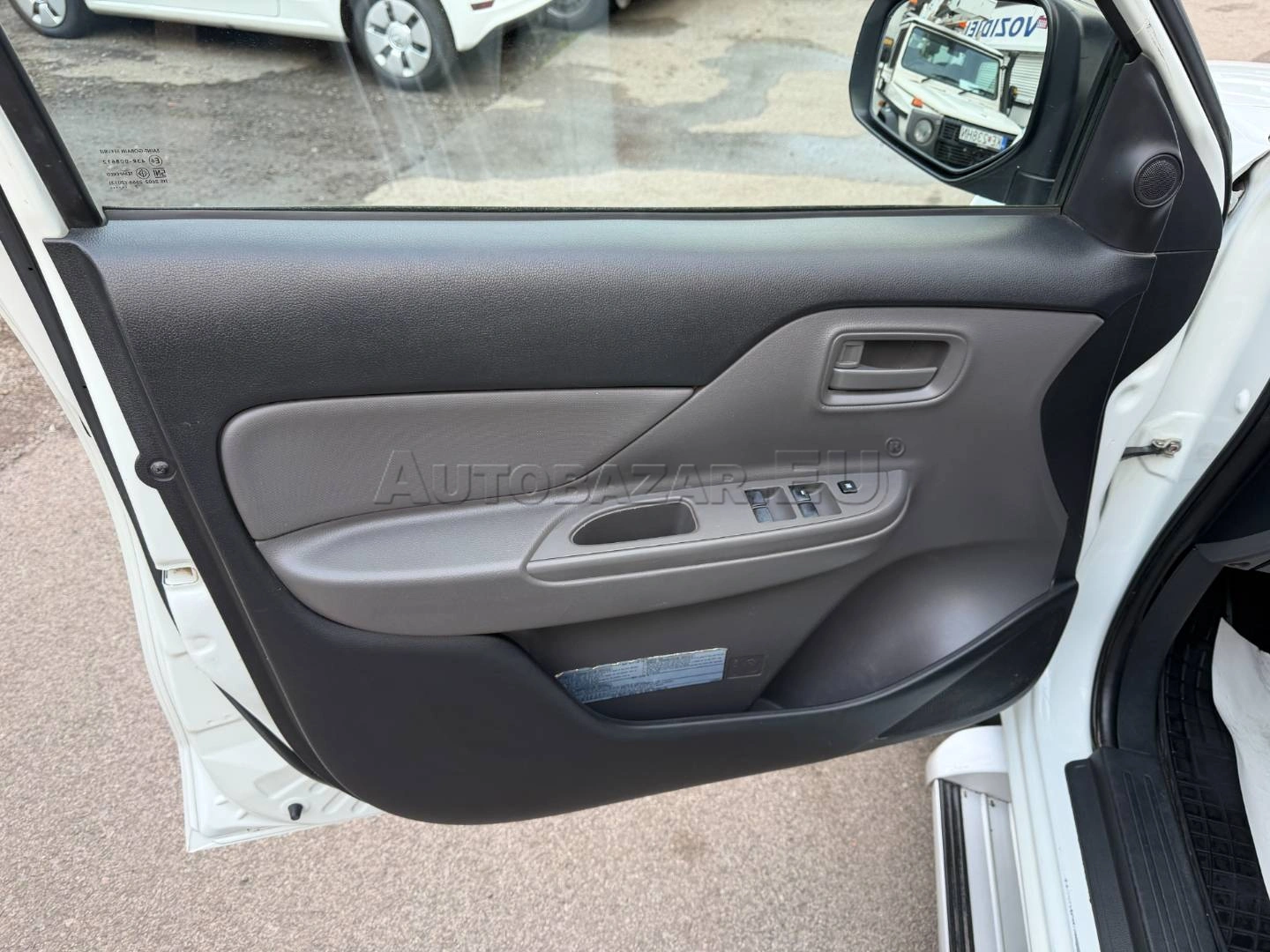 Mitsubishi L200 2017 na predaj – fotografia 18