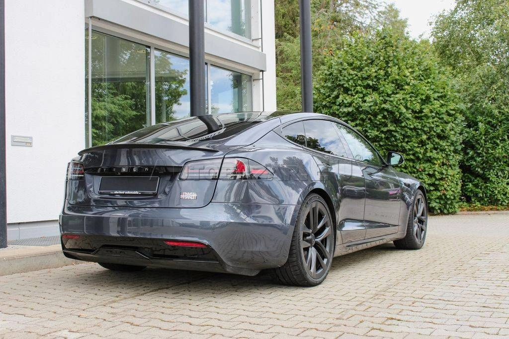Tesla Model S Plaid