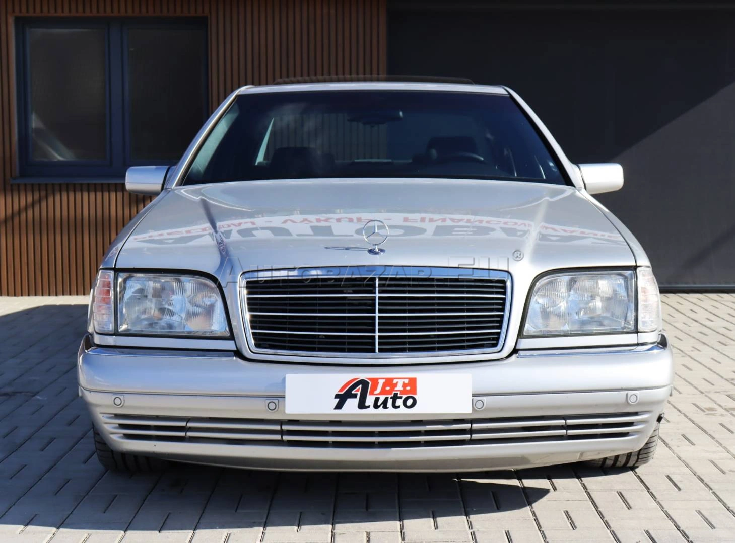 Mercedes-Benz S trieda Sedan 500