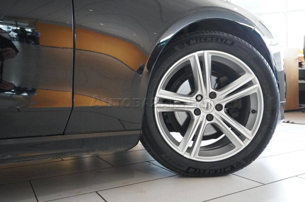 Volvo V90 2.0 D4 MOMENTUM PRO