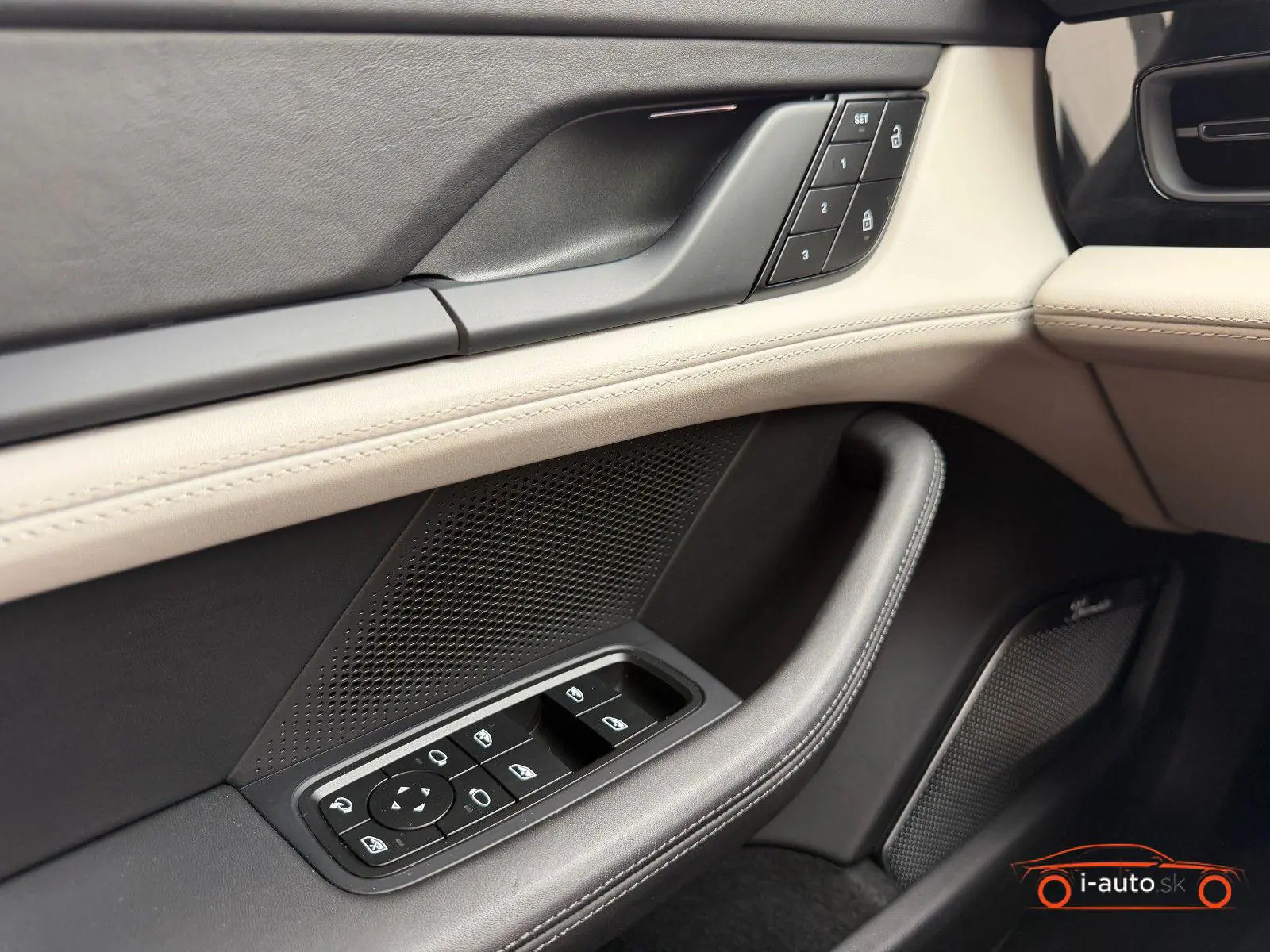 Porsche Taycan 2023 na predaj – fotografia 11