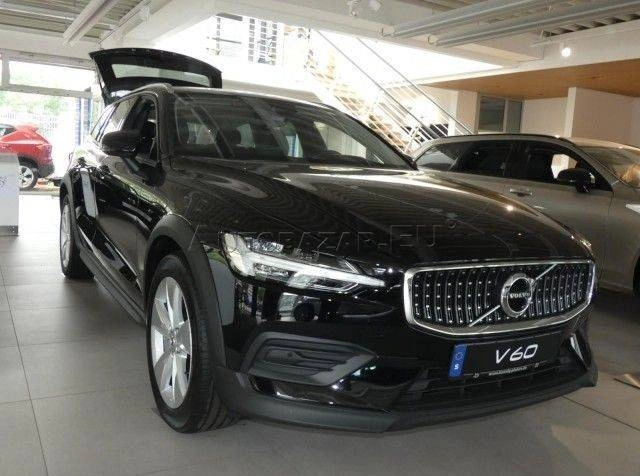 Volvo V60 CC B4 mHEV Cross Country  A/T AWD