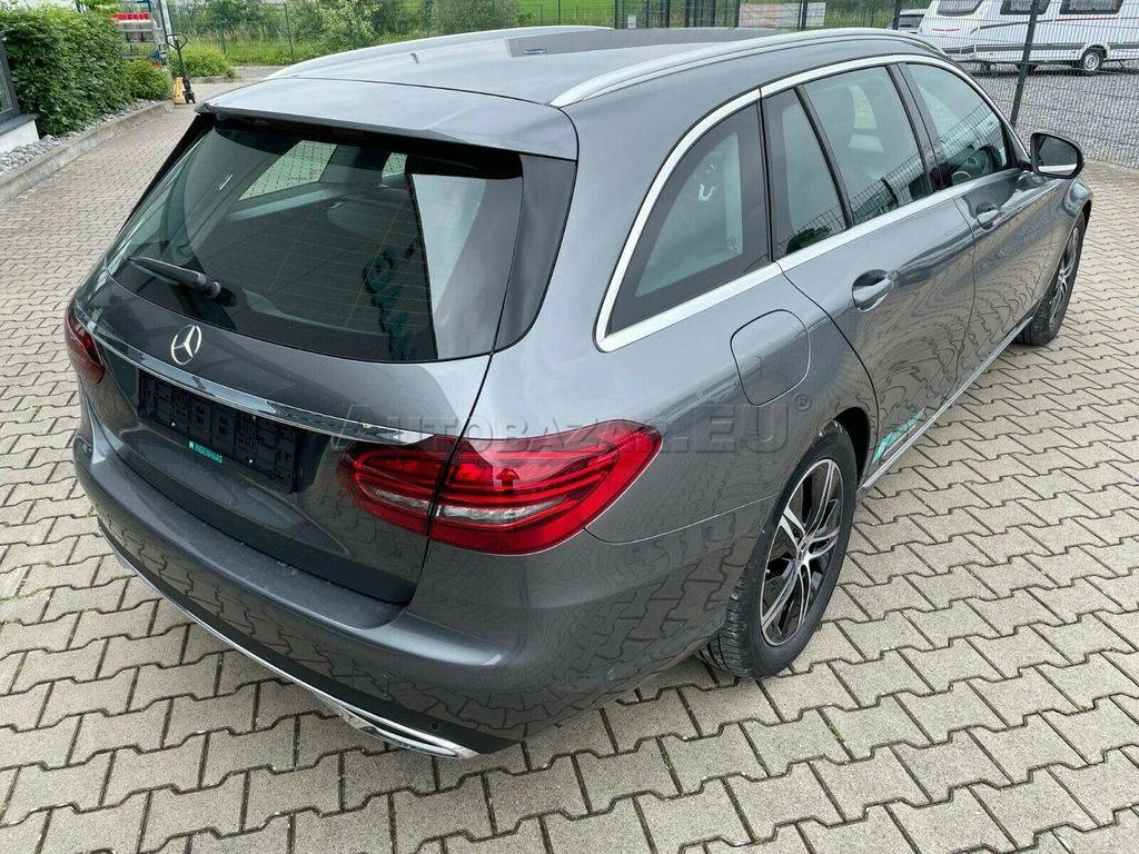 Mercedes-Benz C trieda Kombi 220 d A/T