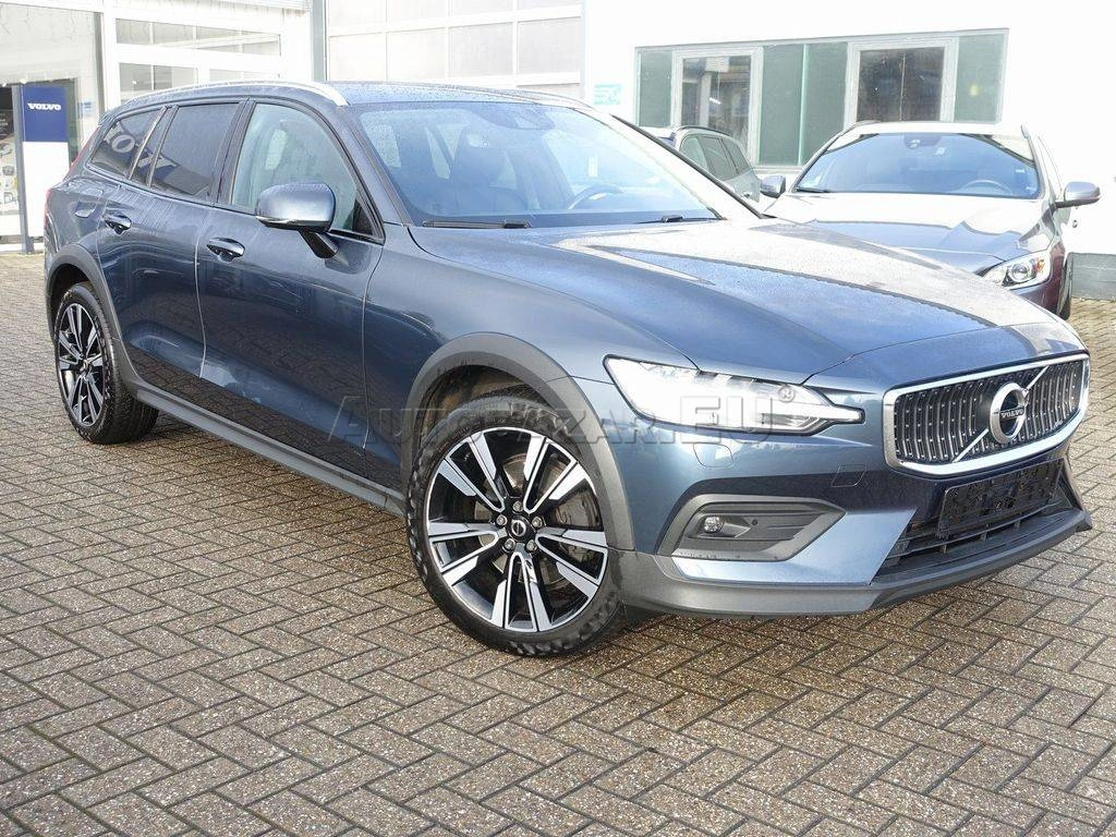 Volvo V60 CC D4 2.0L Cross Country Pro A/T AWD