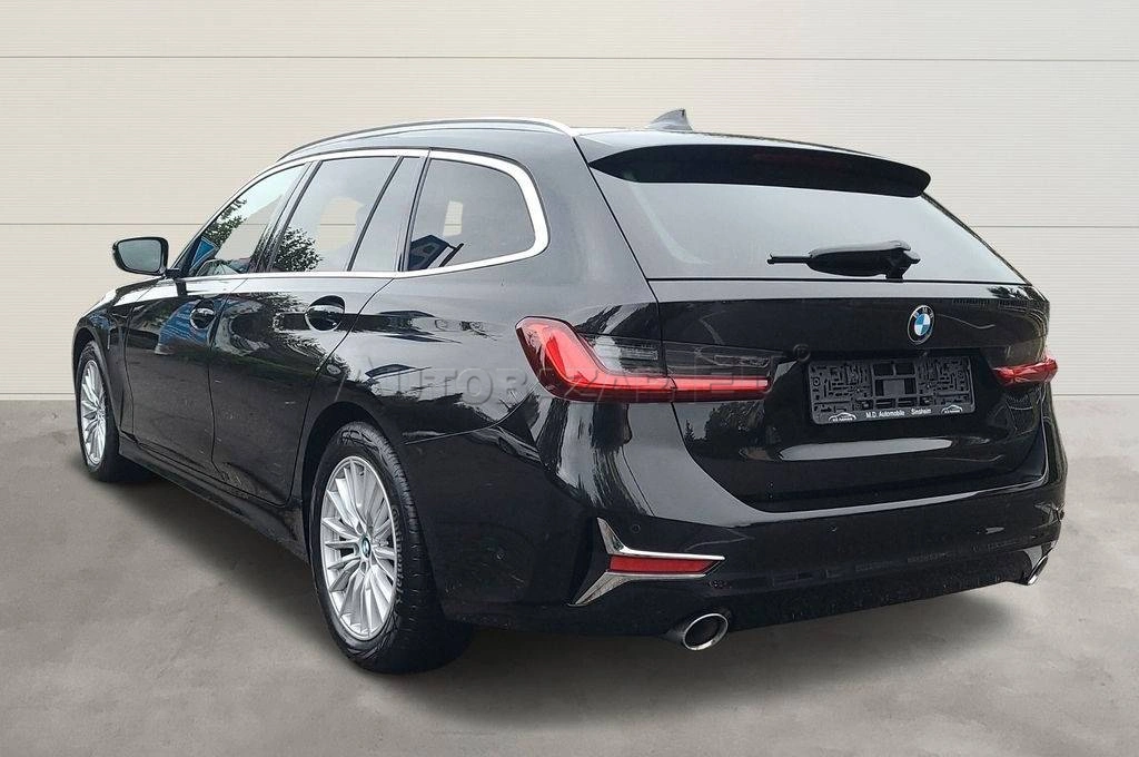 BMW Rad 3 Touring 330d  xDrive A/T