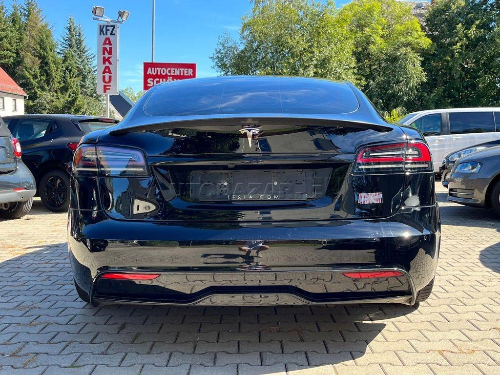 Tesla Model S Plaid