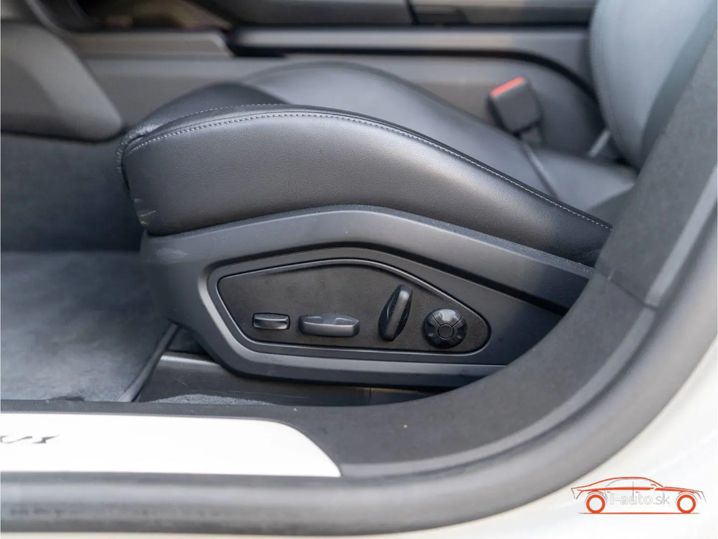 Porsche Taycan 2025 na predaj – fotografia 30