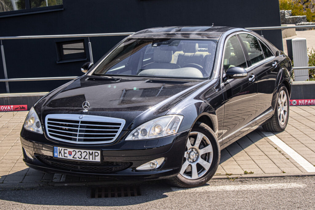 Mercedes S trieda