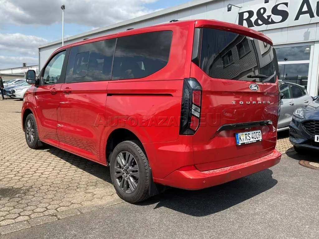 Ford Tourneo Custom 2.0 TDCi EcoBlue Family L1 A/T
