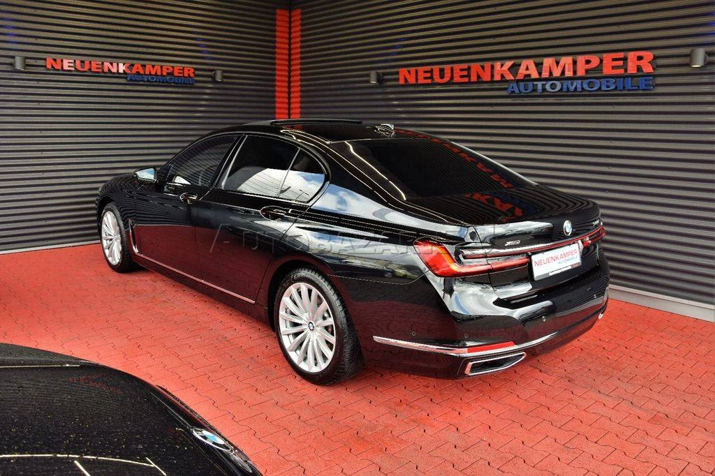 BMW Rad 7 750i xDrive A/T