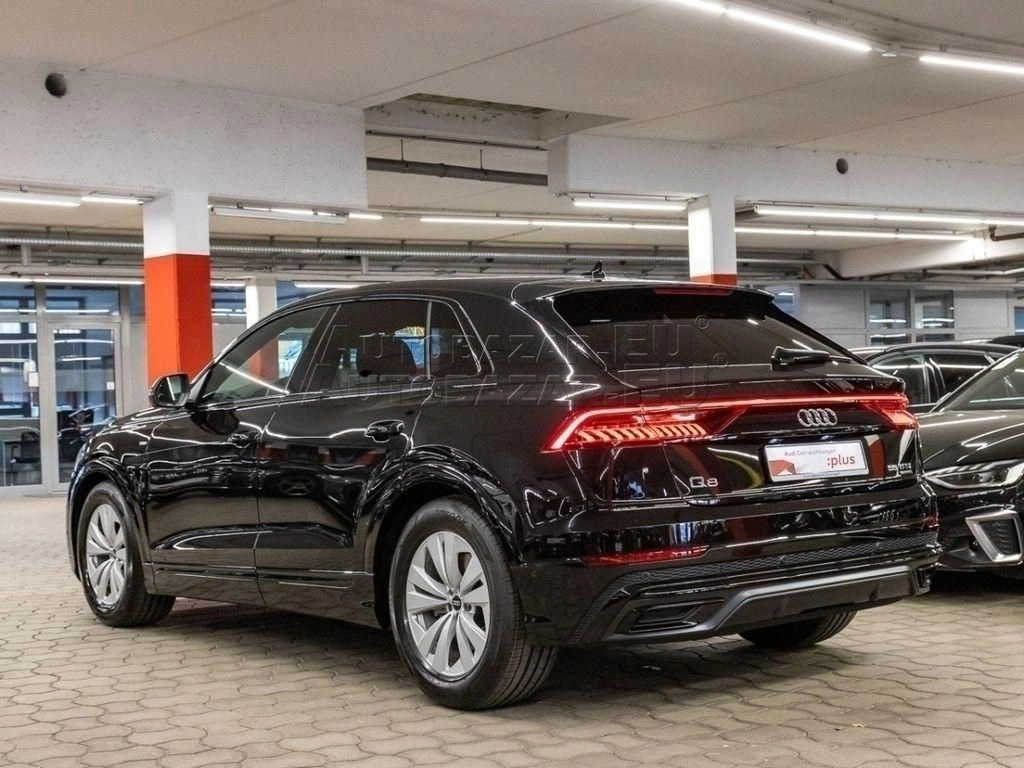 Audi Q8 55 TFSI mHEV quattro tiptronic