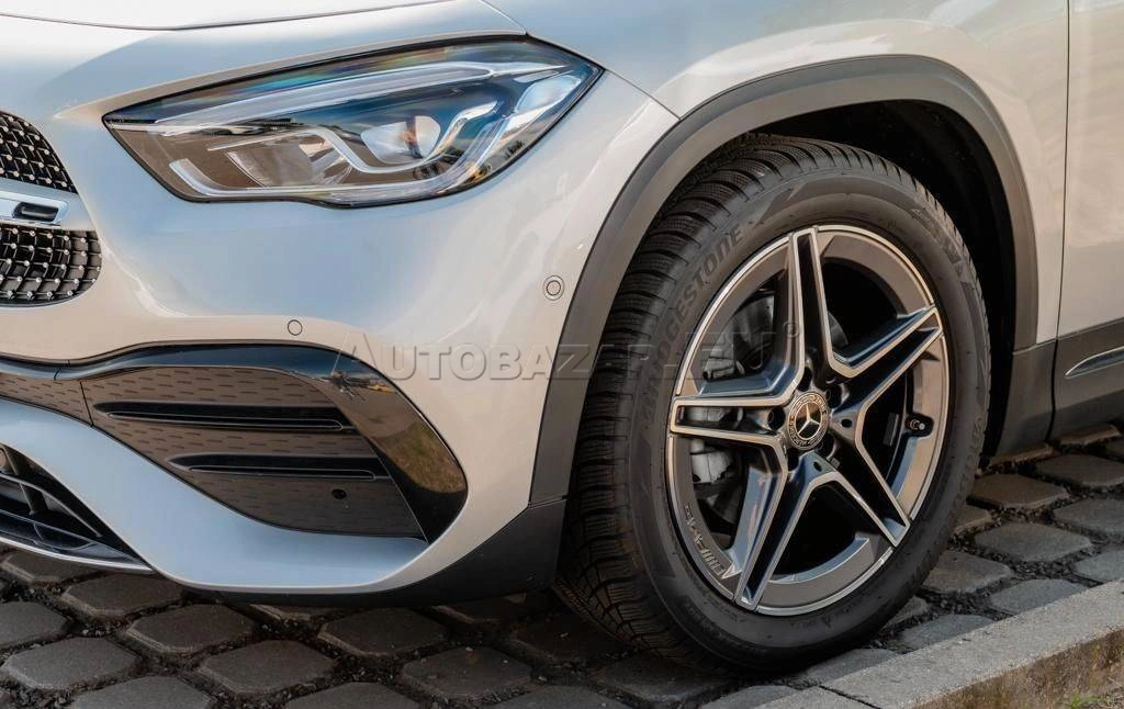 Mercedes-Benz GLA 200 d A/T