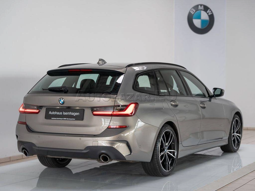 BMW Rad 3 Touring 330d  xDrive A/T