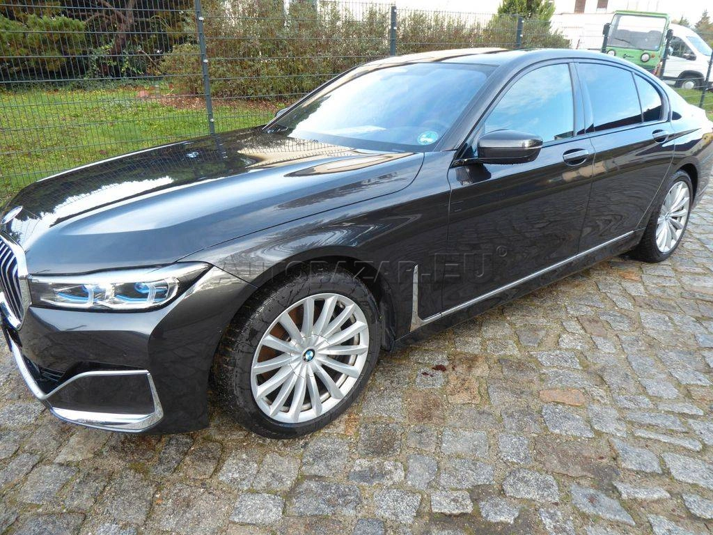 BMW Rad 7 730d mHEV A/T