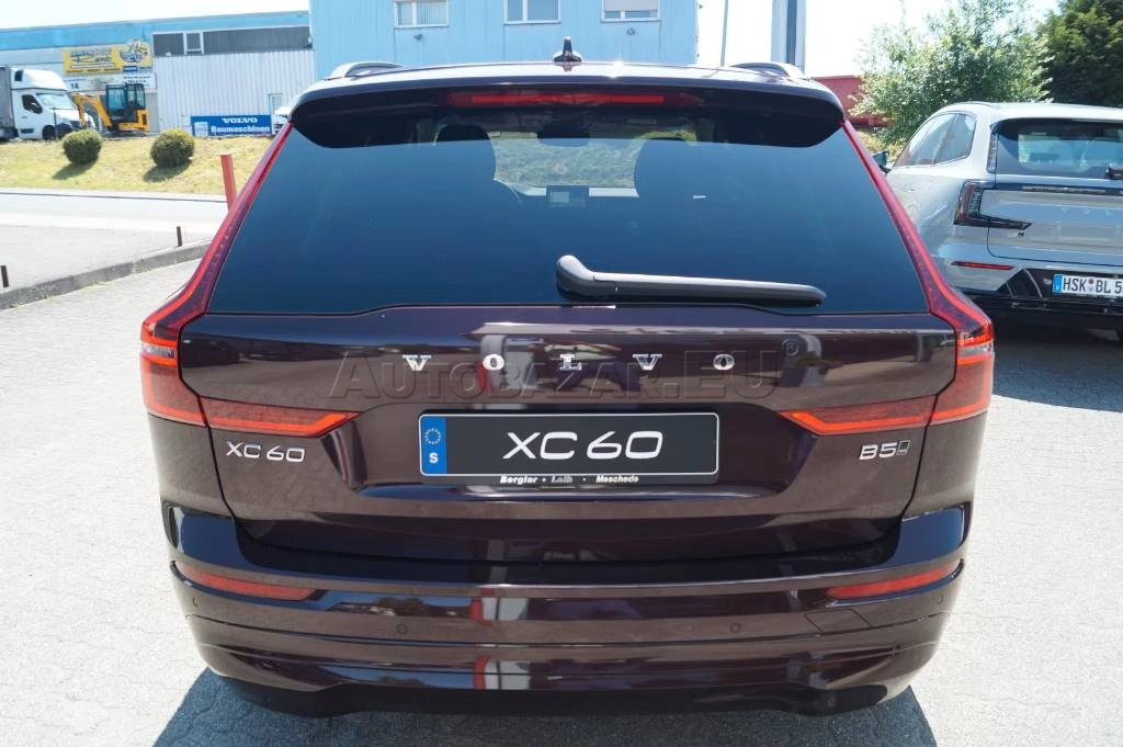 Volvo XC60 2.0 B5 mHEV Core AWD A/T
