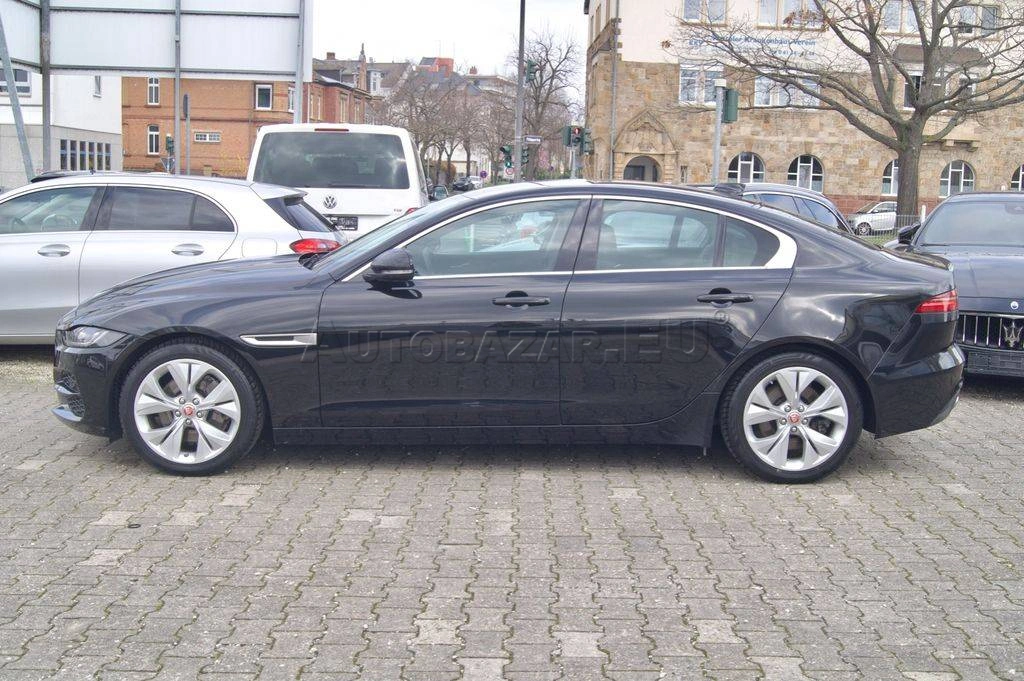Jaguar XE 2.0D I4 Std S AWD AT