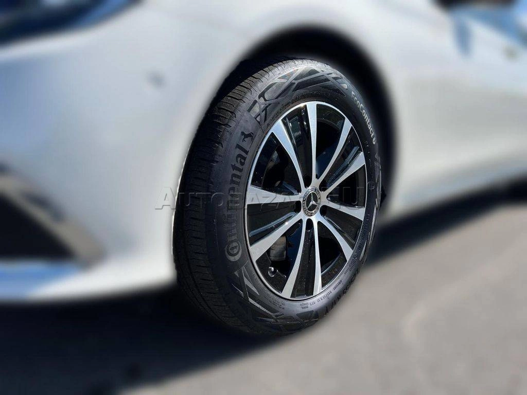 Mercedes-Benz E trieda Sedan 300 d mHEV 4MATIC A/T