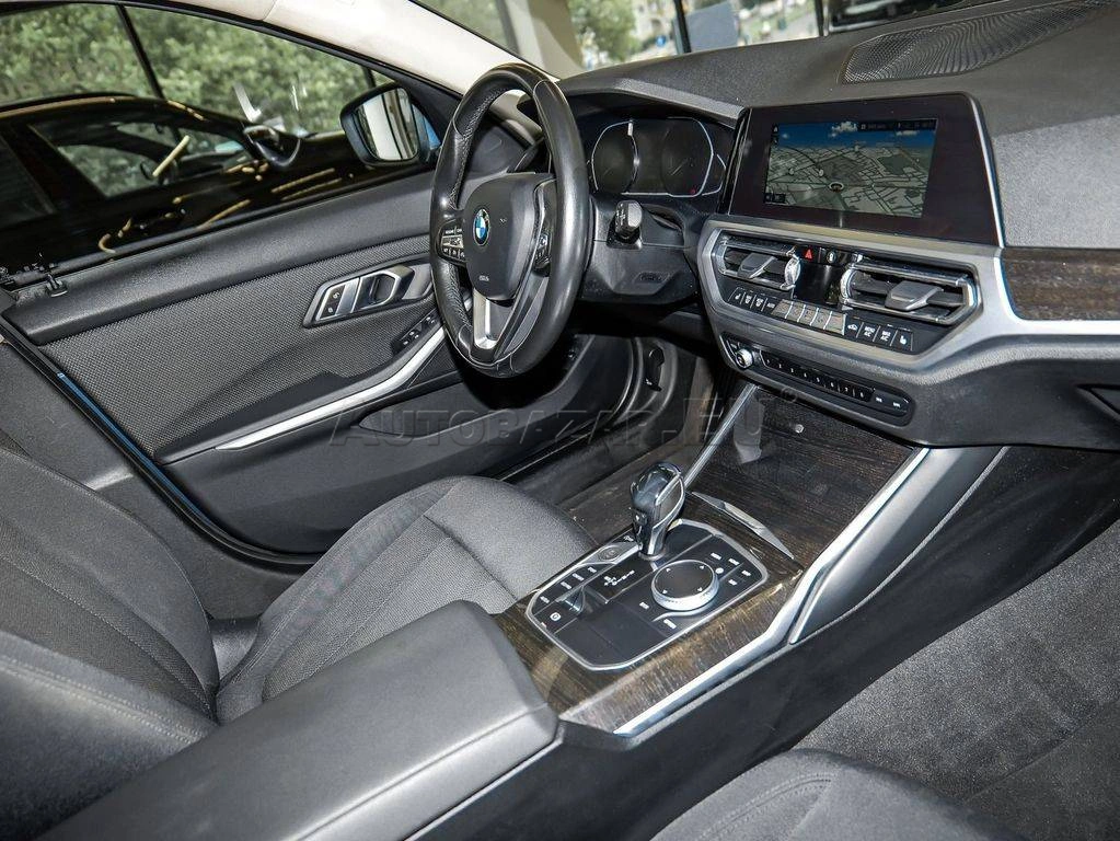 BMW Rad 3 Touring 330d  A/T