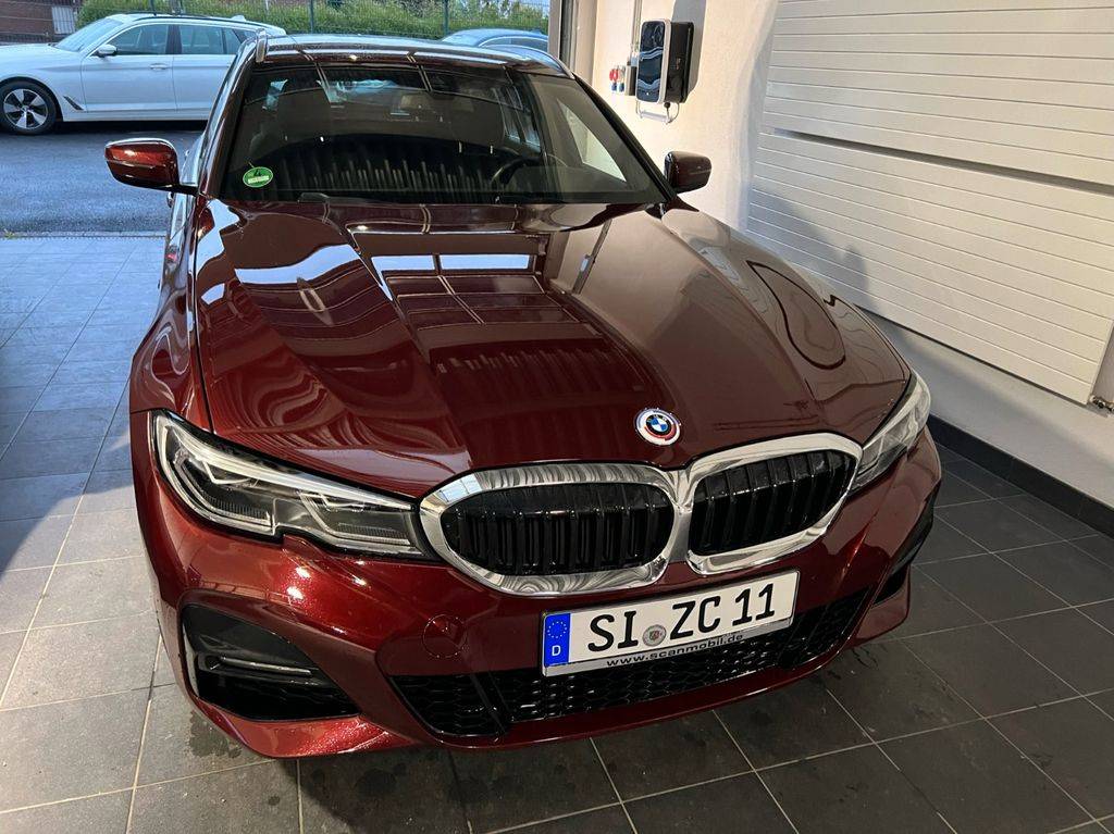 BMW Rad 3 Touring 330d  mHEV A/T