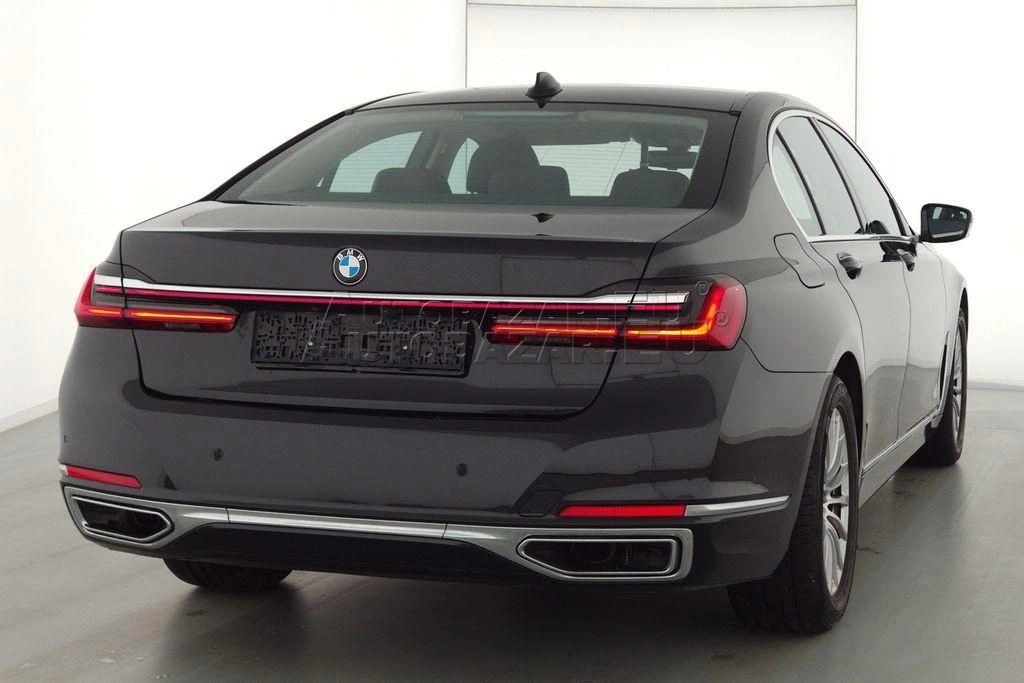 BMW rad 7 730d xDrive A/T