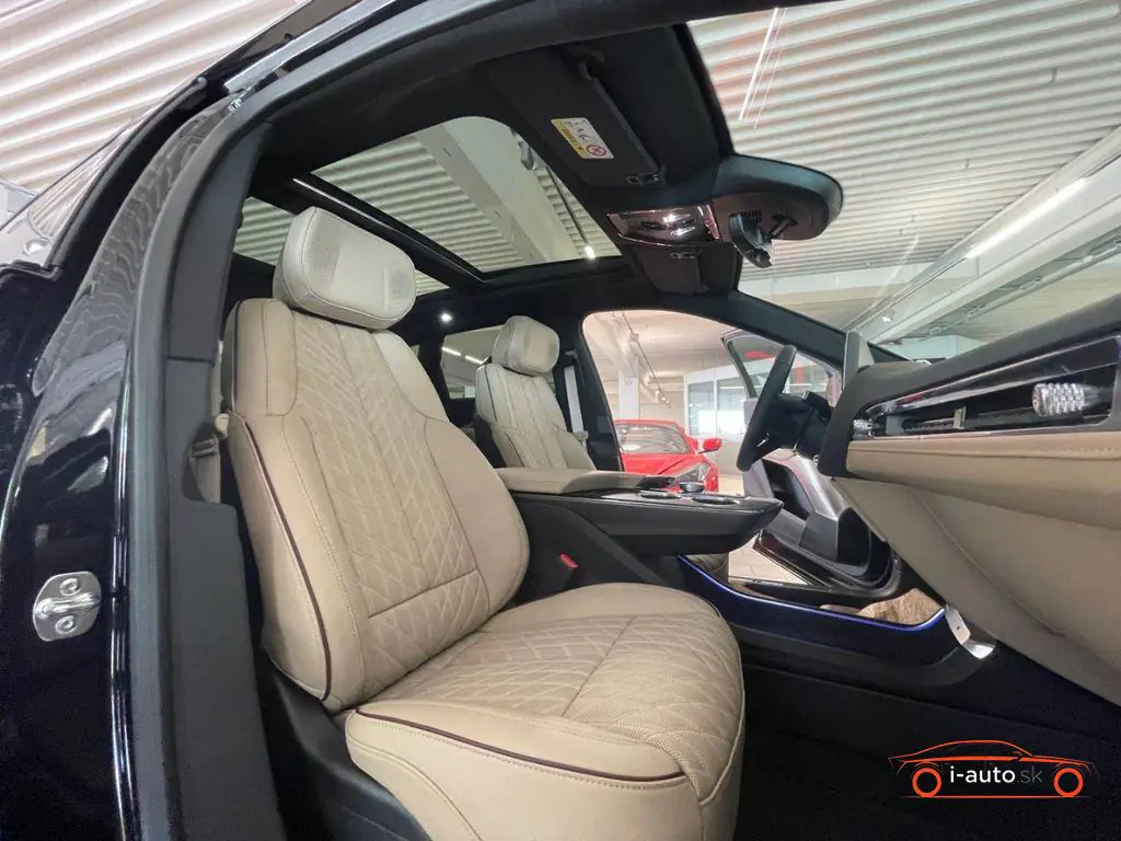 Cadillac LYRIQ 2025 na predaj – fotografia 13