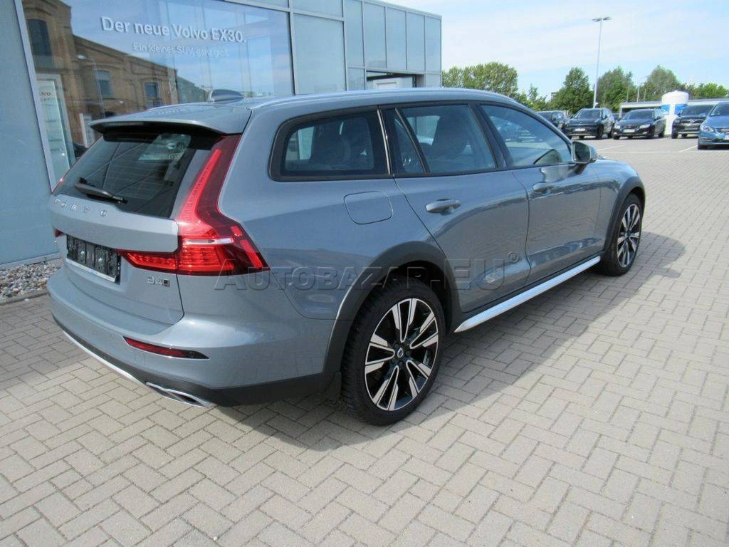 Volvo V60 Cross Country Pro AWD