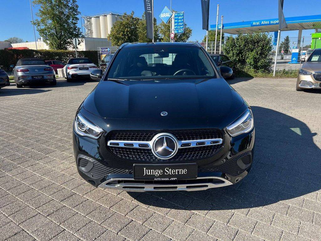 Mercedes-Benz GLA 200 d A/T