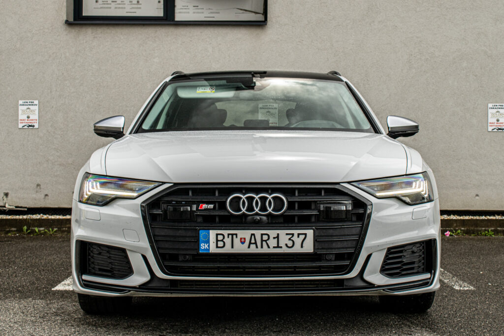 Audi S6 Avant