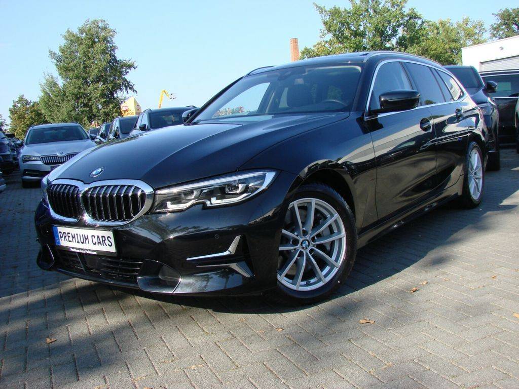 BMW Rad 3 Touring 330d  mHEV A/T