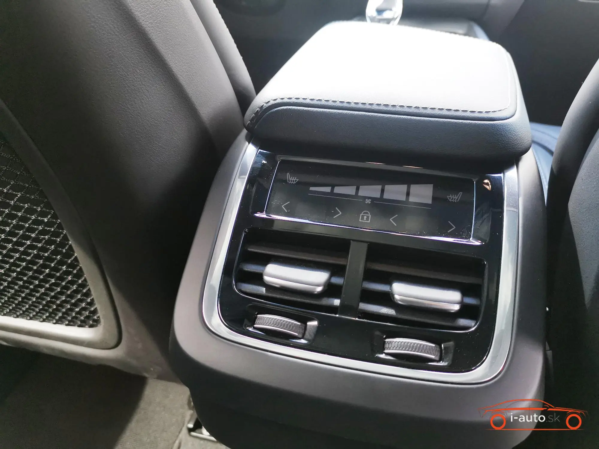 Volvo XC60 2024 na predaj – fotografia 25