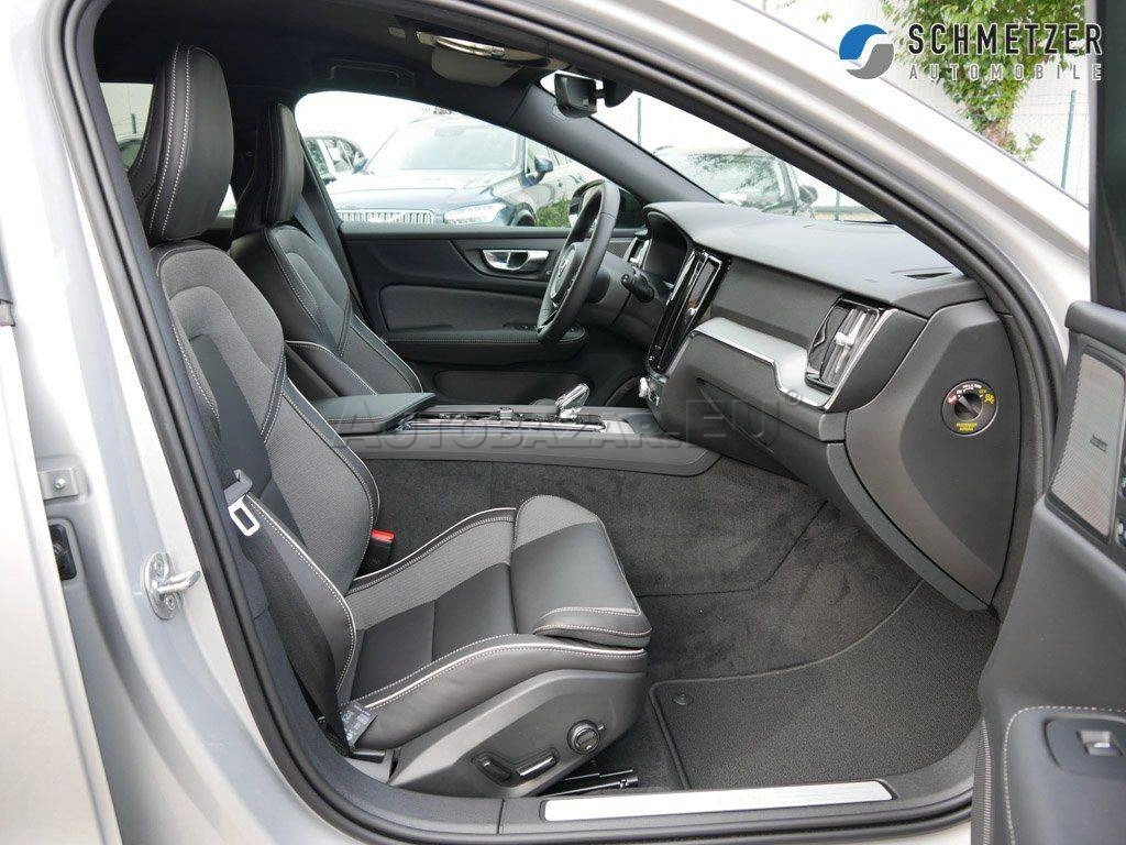 Volvo V60 B4 Plus Dark A/T