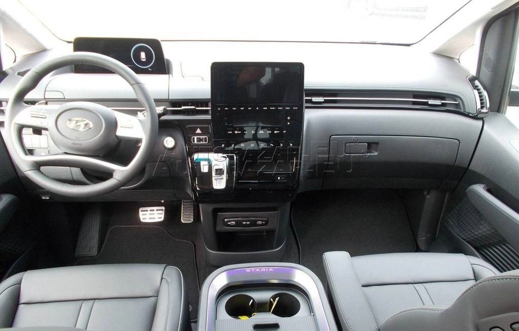 Hyundai Staria A/T