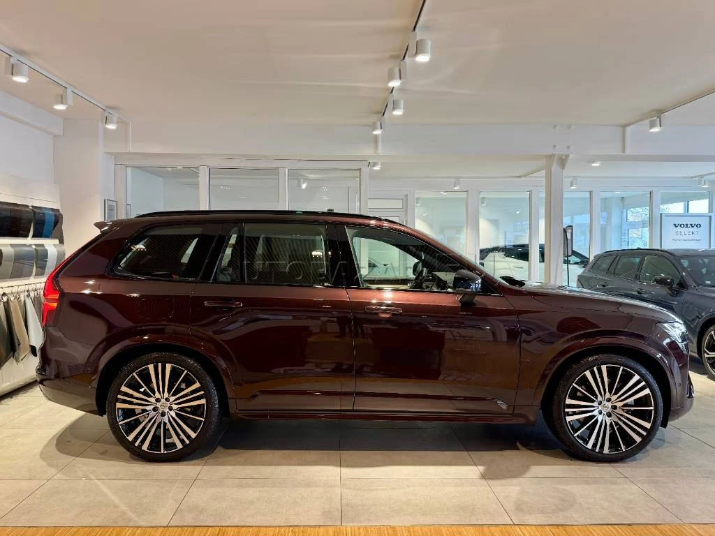 Volvo XC90 Ultra Dark T8 Recharge Plug-In Hybrid