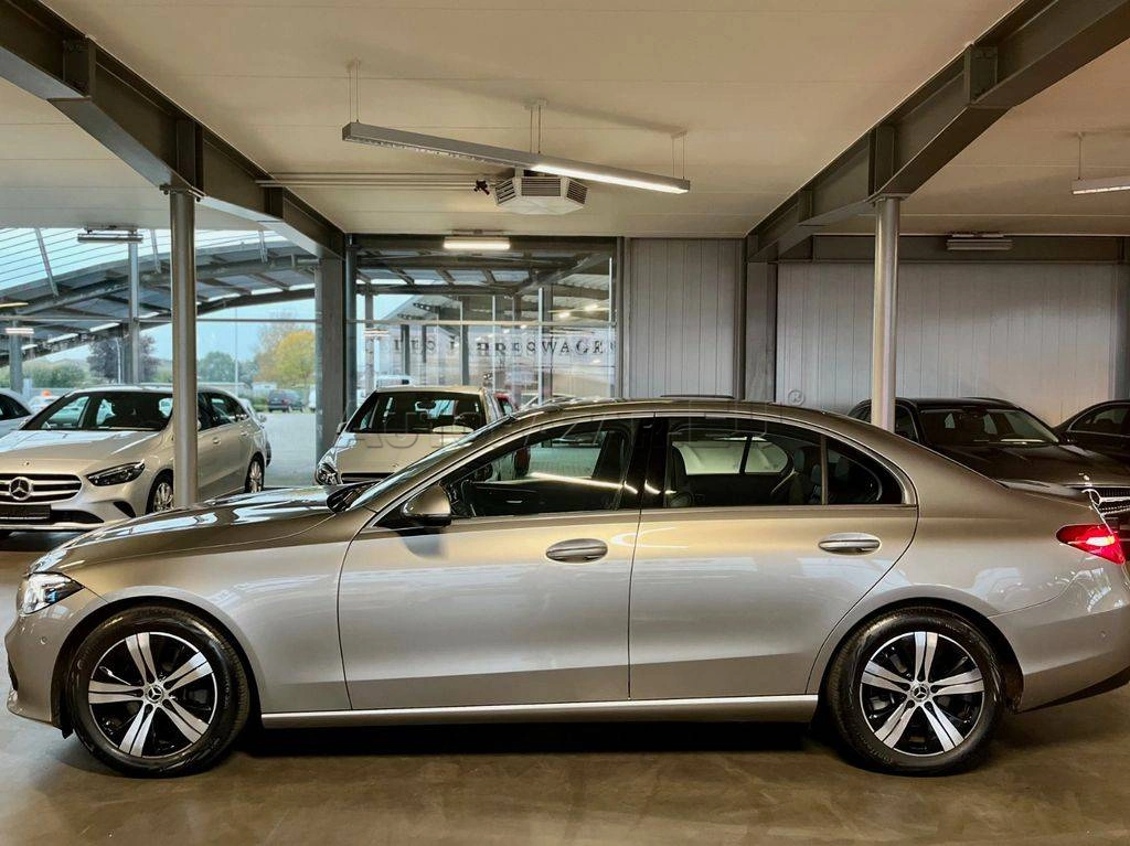 Mercedes-Benz C trieda Sedan Mercedes Benz  220d 9G
