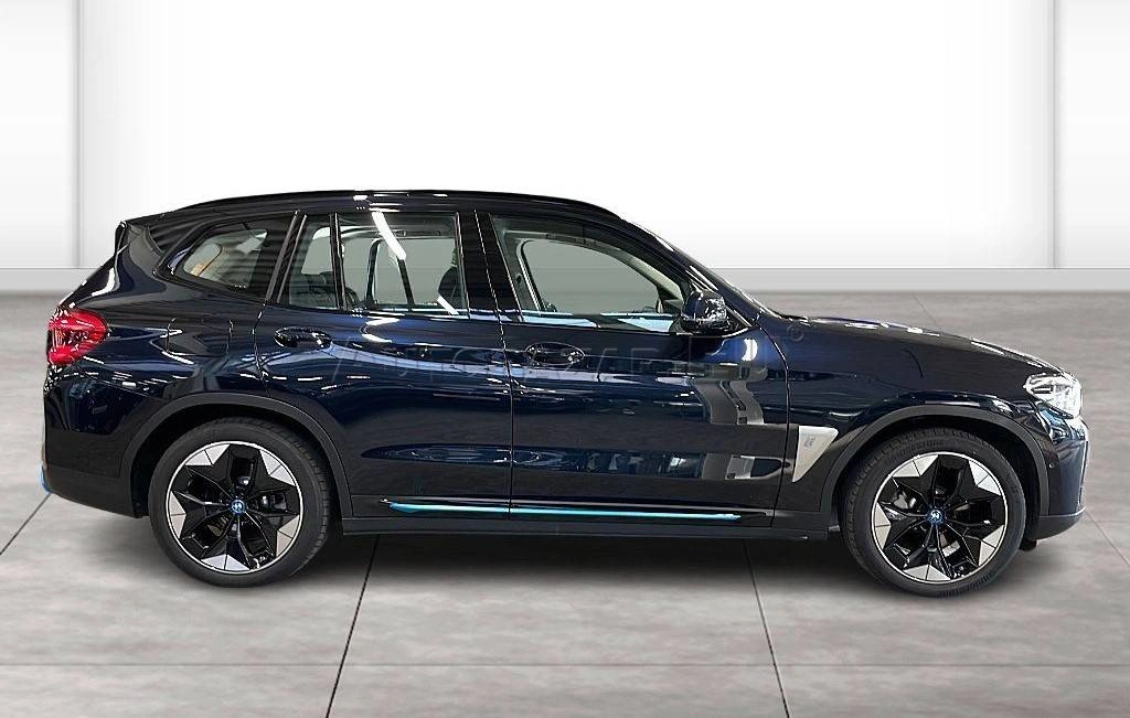 BMW iX3 A/T