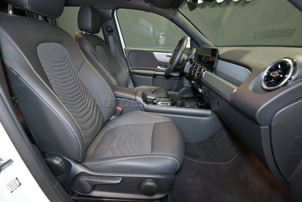 Mercedes-Benz GLB 200d 4MATIC A/T