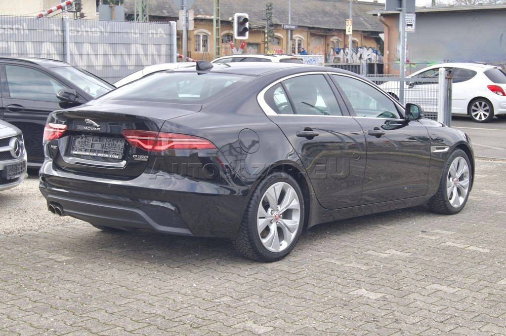 Jaguar XE 2.0D I4 Std S AWD AT
