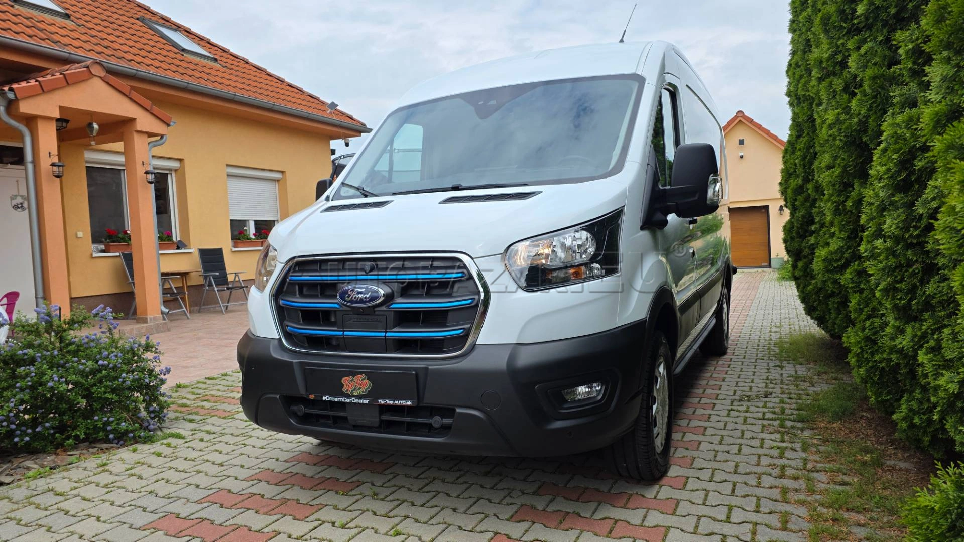 Ford Transit Electric L2H2