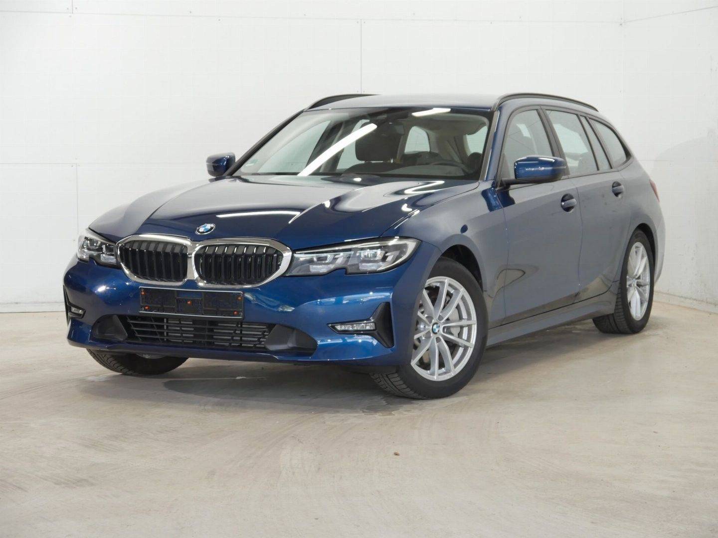 BMW Rad 3 Touring 330d mHEV  A/T