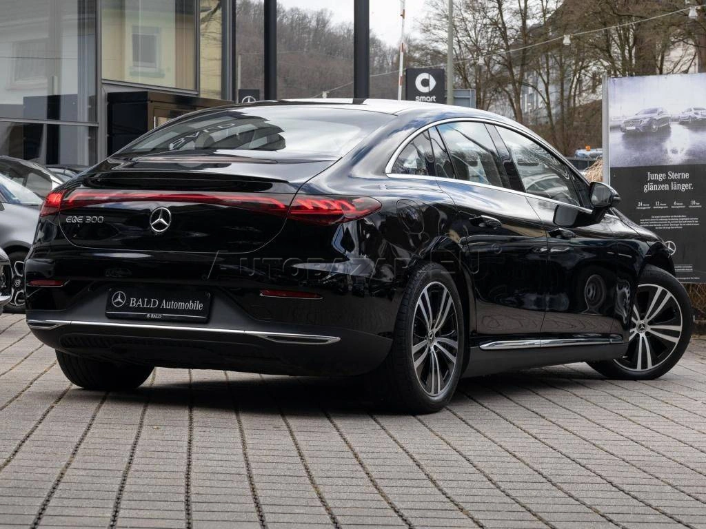 Mercedes-Benz EQE 300