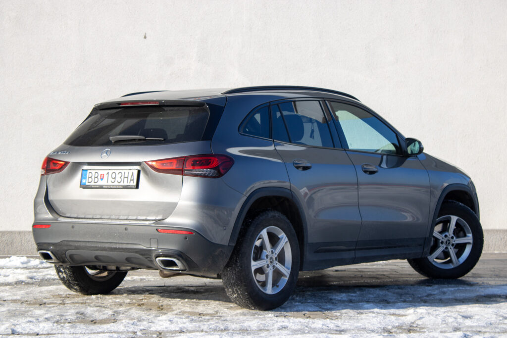 Mercedes-Benz GLA trieda