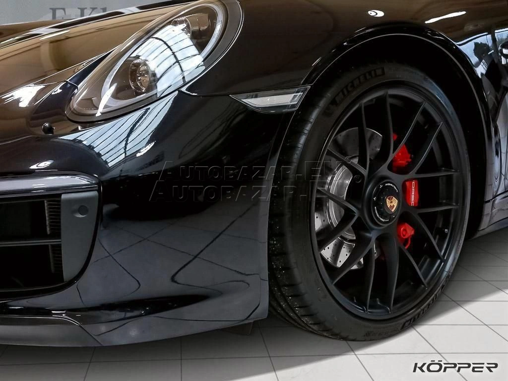 Porsche 911 Carrera Cabrio Targa 4 GTS